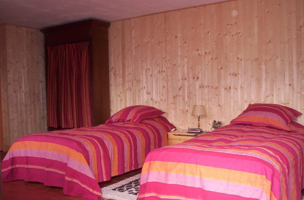Manoir Du Val Harangt Bed & Breakfast Mardilly Exterior photo